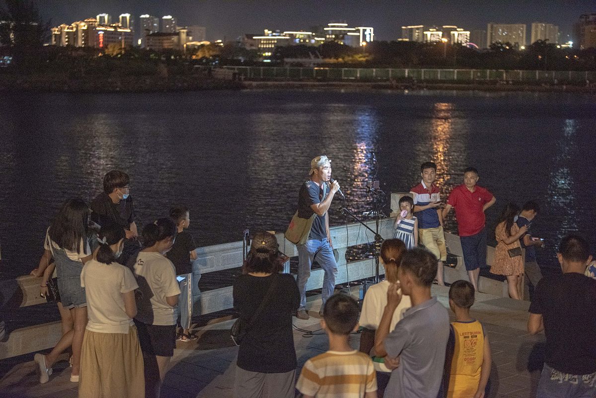 抖音麻辣烫直播话术：10分钟引爆食欲！