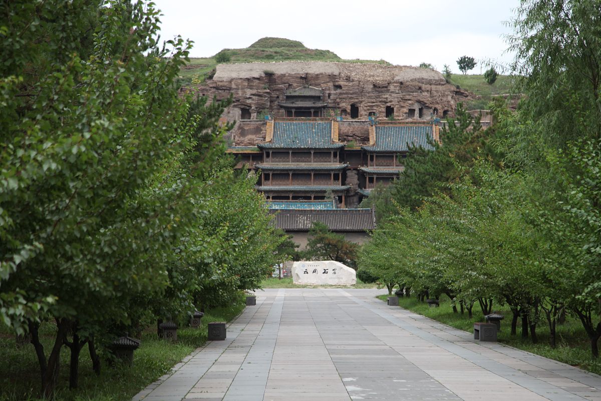 请写一篇专业的《万历十五年》这本书的观后感两千字左右。