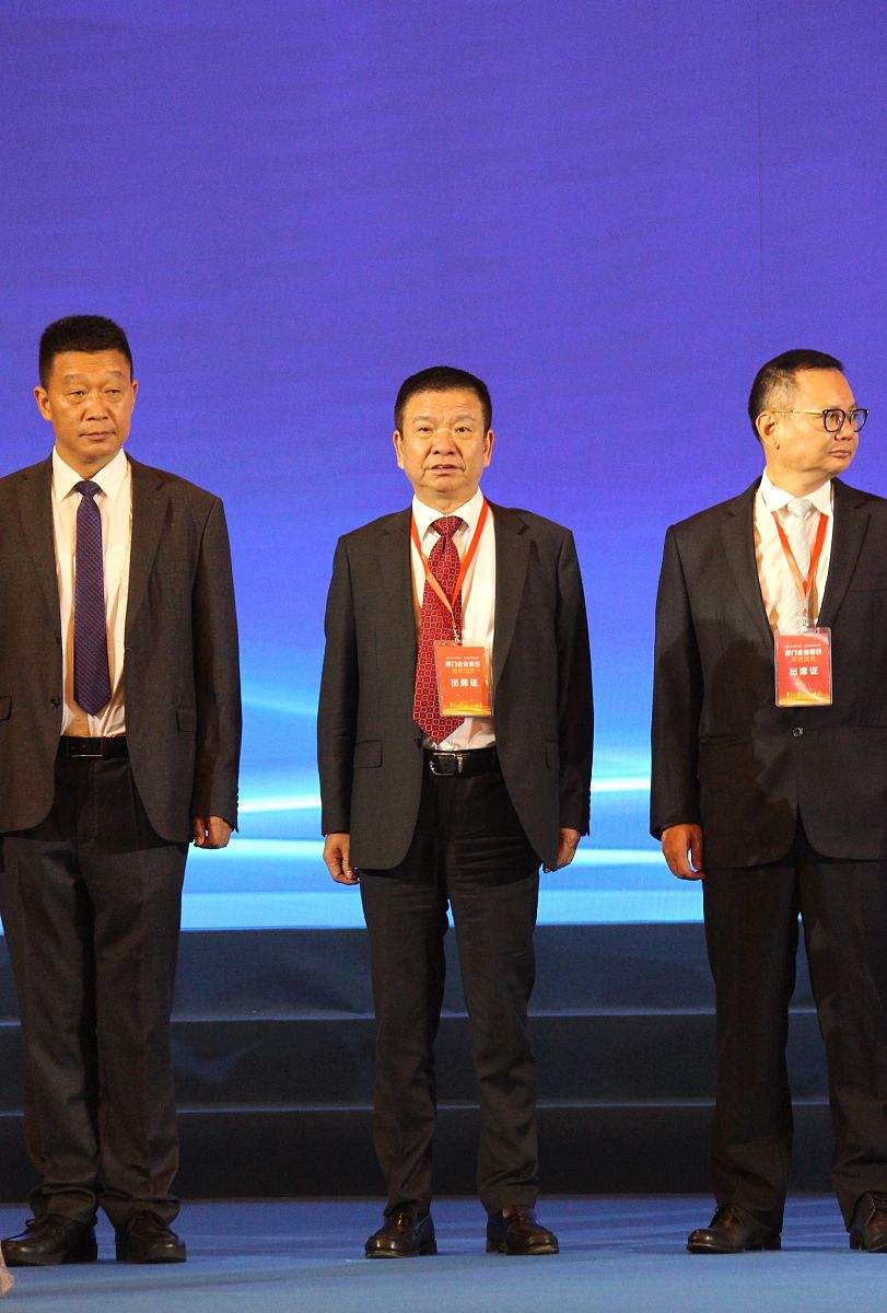 吴旭升：中国石化业领军人物，慈善家