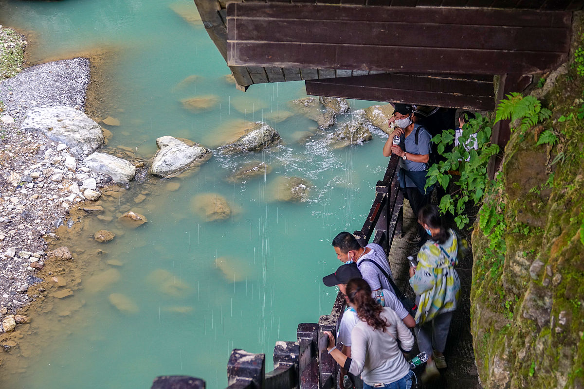 边城中溪流如弓背的作用回答+拓展