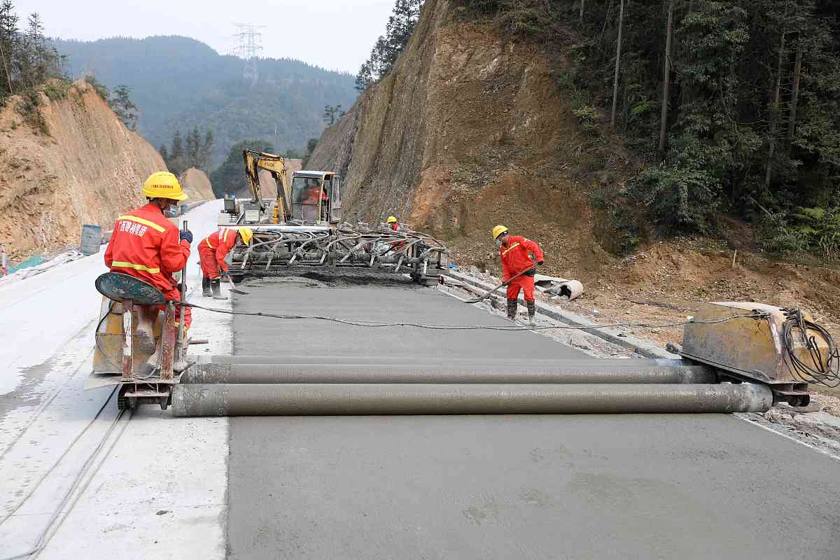 高速公路工程路面垫层的施工技术探讨论文引言