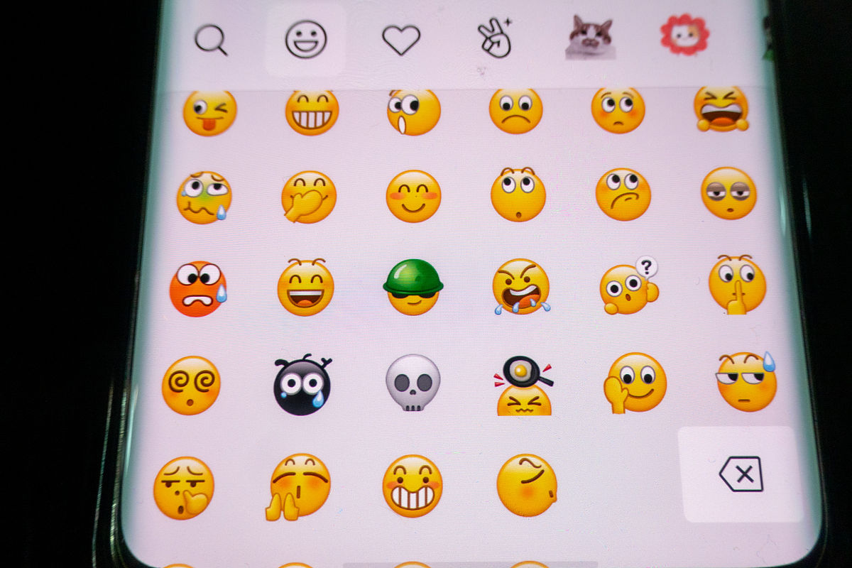 如何优化聊天回复以更好地融入LINE群组