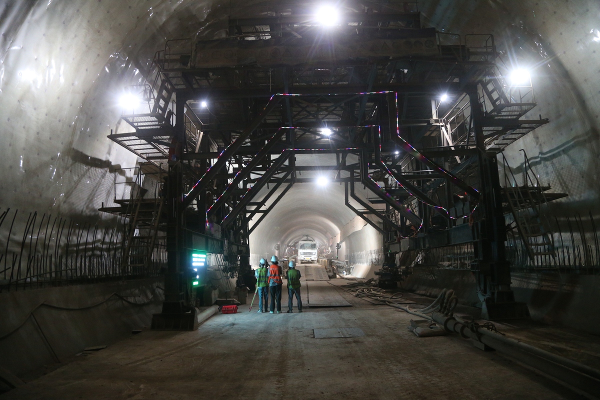 铁路涵洞维修：原则、方法和技术详解