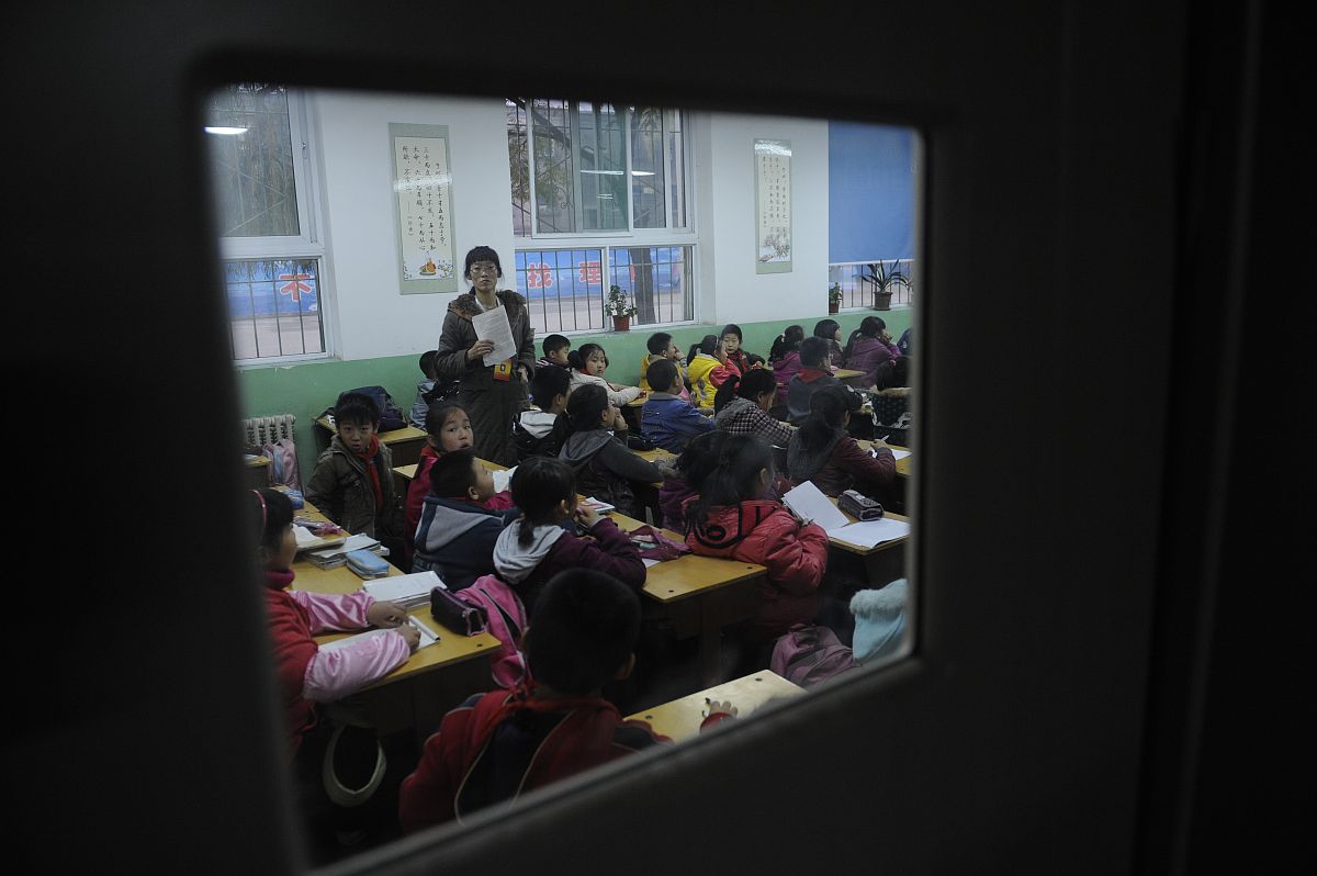 孩子上课偷吃零食，家长如何回复老师？