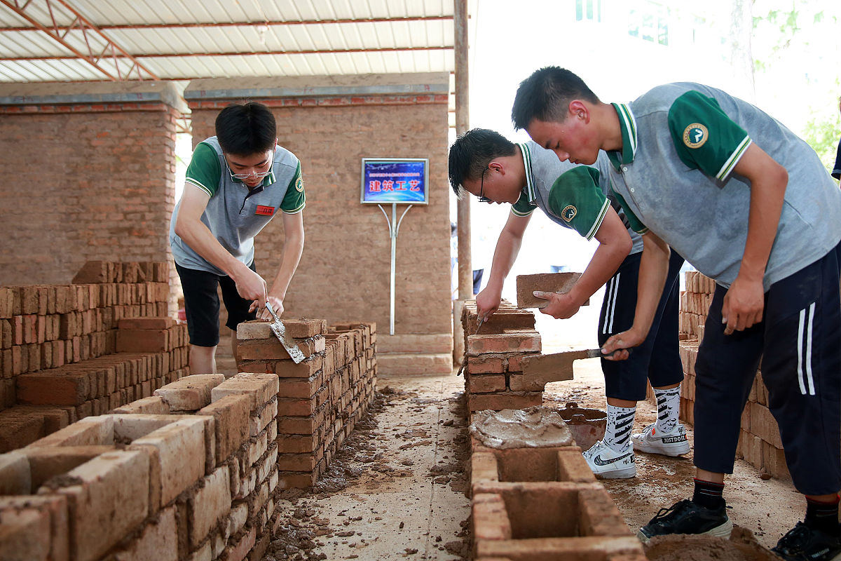 浙江2022年中专学校前景怎么样？升学就业选择多吗？