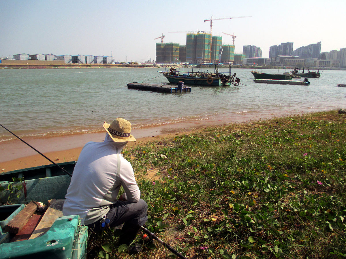 今晚去琶洲江边钓鱼人会不会很多帮我用200字详细描述