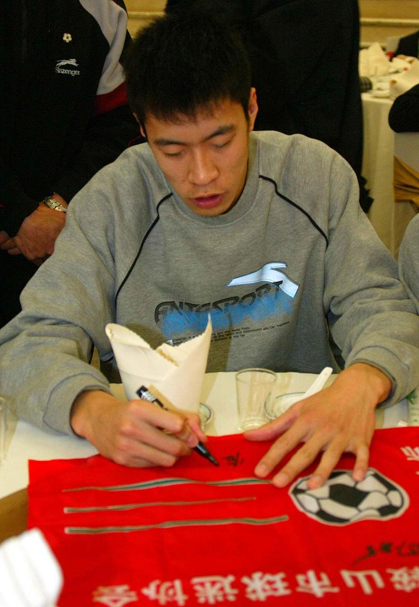 2003年11月14日,辽宁盼盼在辽宁省辽阳市举行2003年-2004年cba联赛壮
