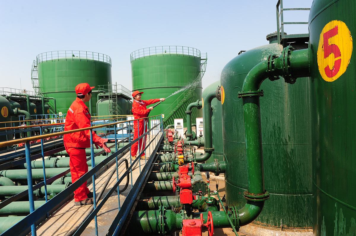 油田原油脱水发展方向1000字