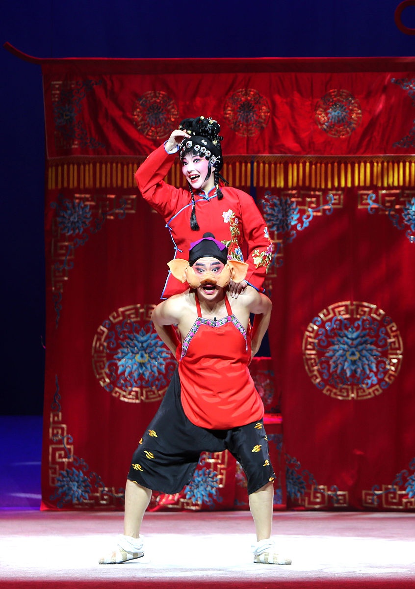 请以孙悟空和猪八戒的爱情故事为背景写一段唐僧和玉皇大帝的可歌可泣的爱情。