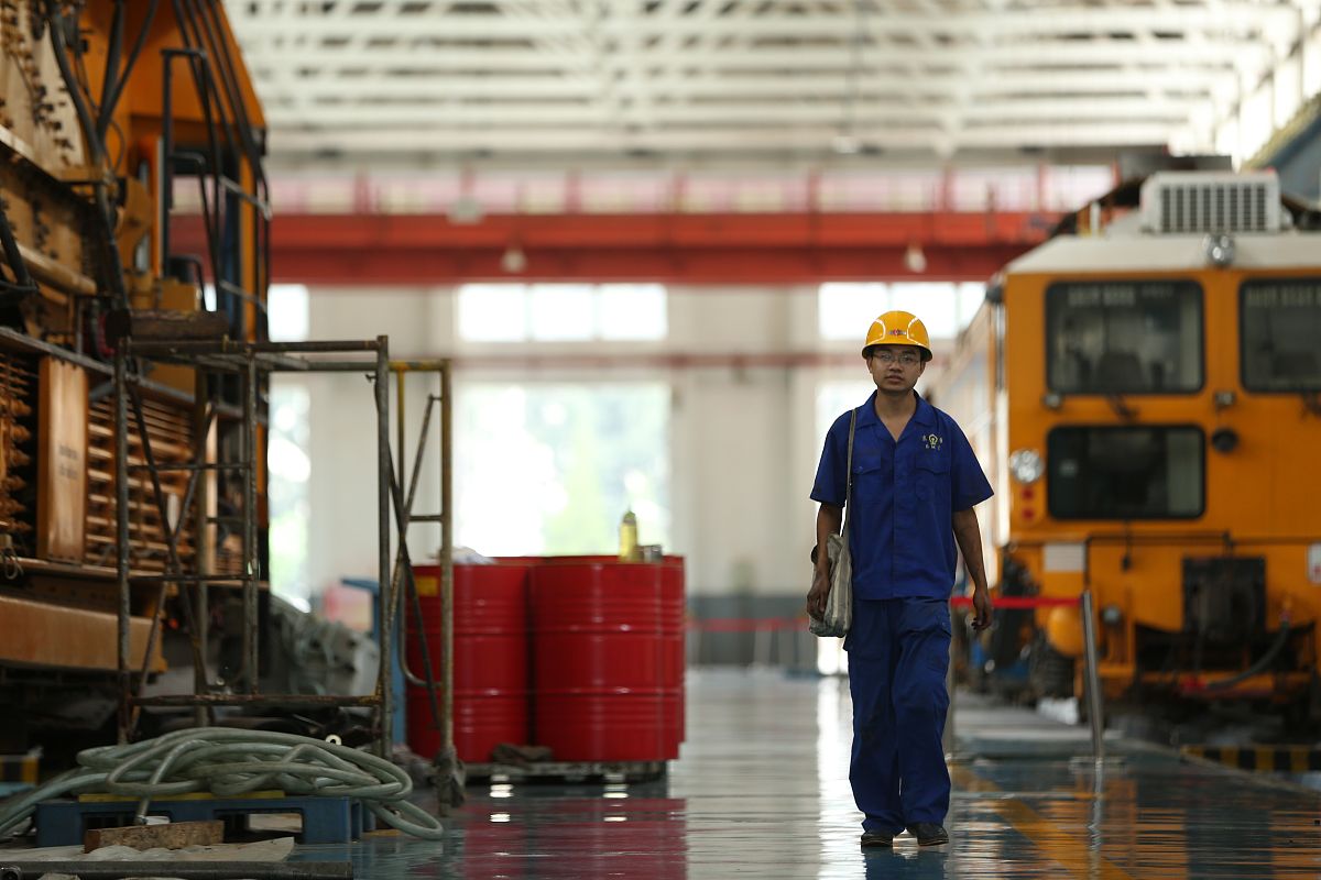 请以假如我当班长为主题设计你的详细演讲提纲。