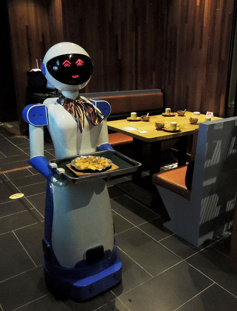 human 今天中午我们该吃什么; AI 您想吃什么？中式还是西式？;human 中式;