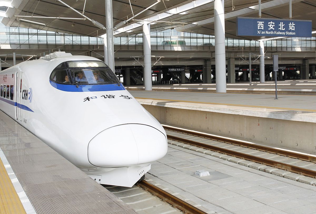 陕西2023年女生读什么铁路学校好不好