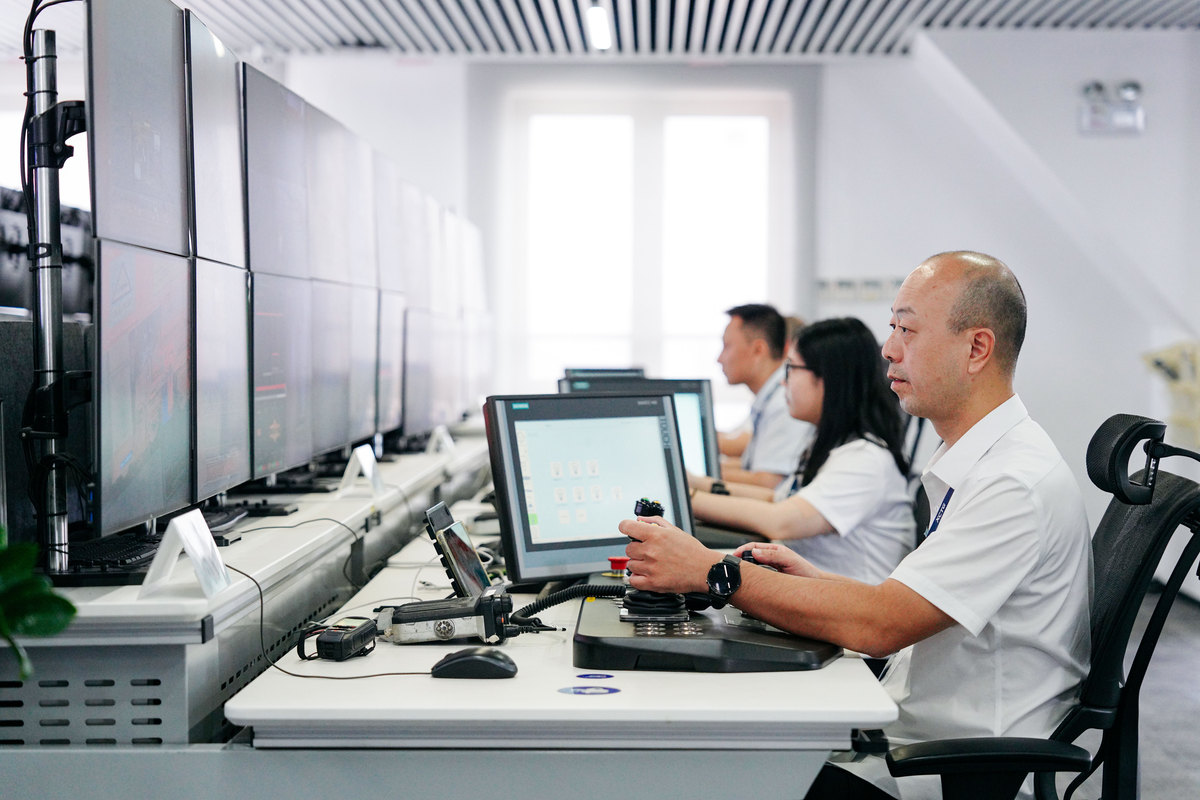 乳山物联网学校铁道轨道供电系统：智能化建设的典范