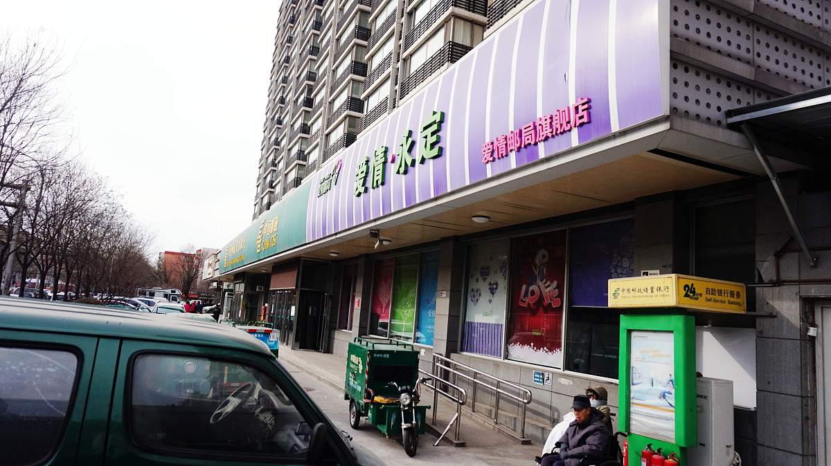 如果我是置业顾问怎样推荐这套房源三都汇商铺剩余房源情况：剩余23套2⃣ 推荐：推荐理由：房号2-2-5−2-2-11带租约商家：蓉易盈租约10年2021125-2031124起始租金40从第三年起每两年递增6✅ 推荐项目理由：该项目位于剑南大道旁周边位置成熟商家基本满租单价便宜即买即收益小投入稳定收益