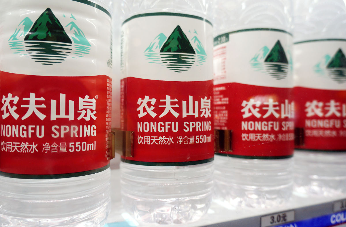 论文 《农夫山泉营销策略研究》 品牌形象塑造策略 片段 围绕着营销策略并且抓住自己的观点写 论文 《农夫山泉营销策略研究》 品牌形象塑造策略 片段 围绕着营销策略并且抓住自己的观点写