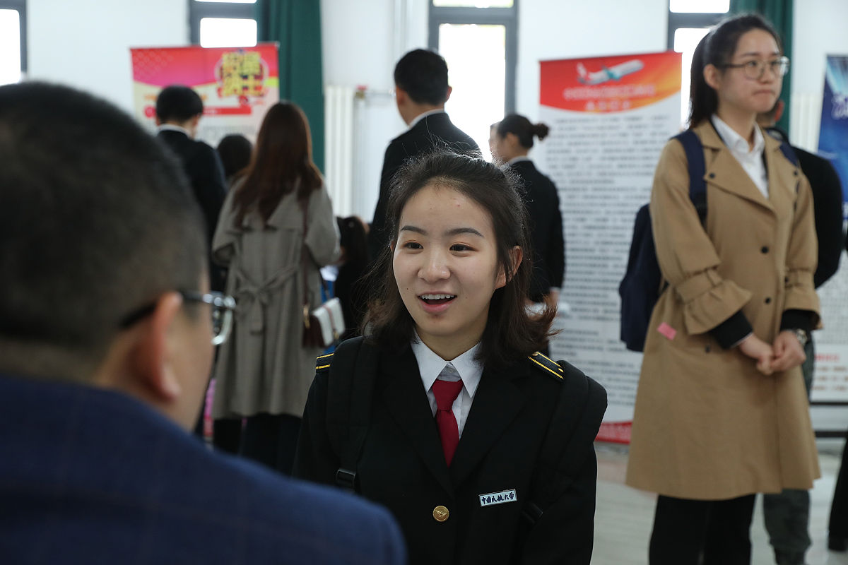 毕业于贵阳铁路学校的女生就业容易吗