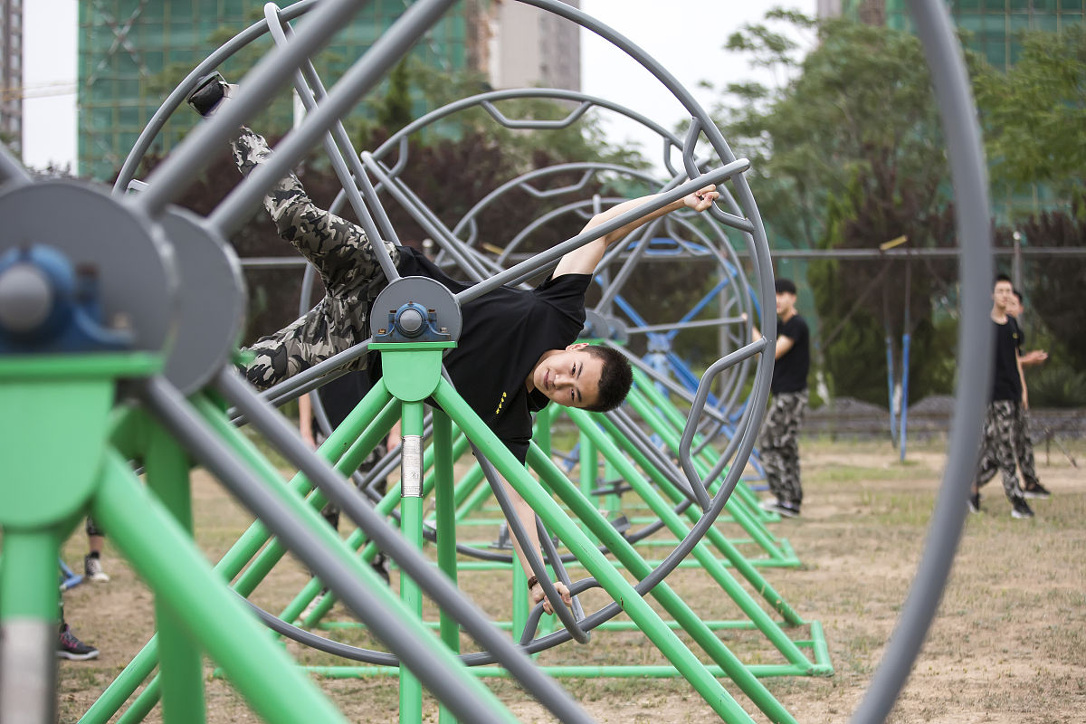 2019年6月26日,山东滨州,标准体能训练,让学生们有能力处理航空服务中