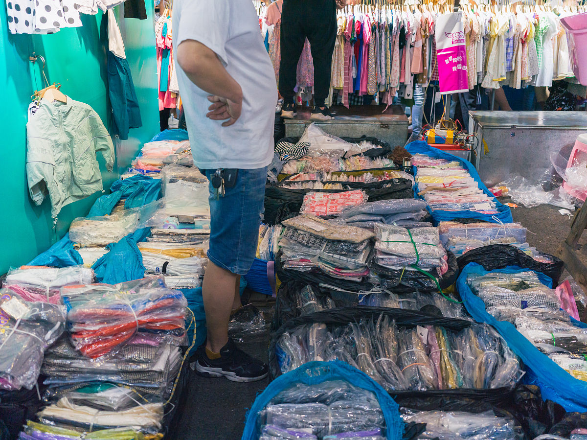 二手泳裤摆摊出售：可行性分析与注意事项