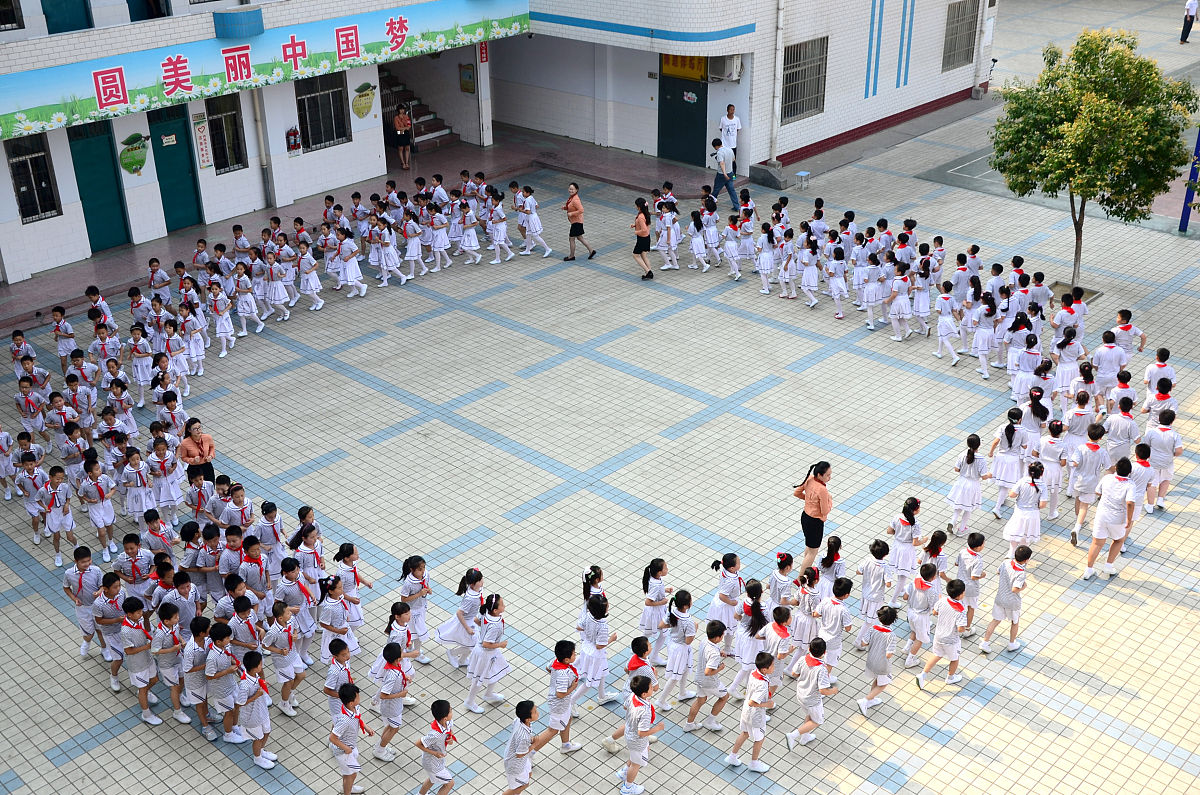 大学生必备饮料广告拍摄分镜头脚本：青春活力与运动