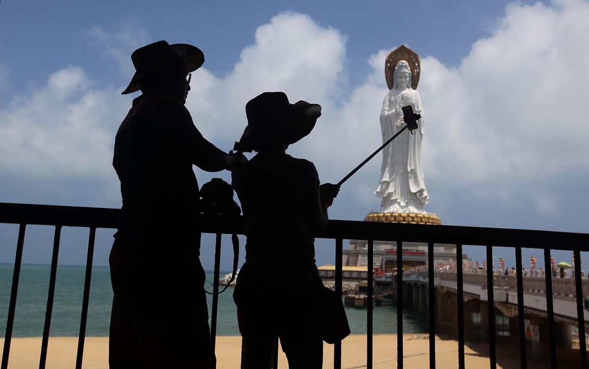 香港大佛的法语游客旅游实践：探索文化与灵性