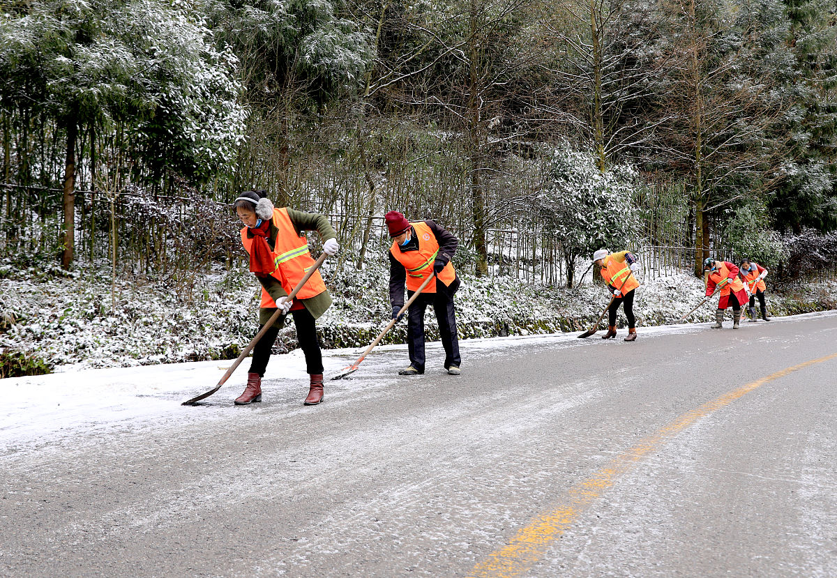 最美公路养护人李师傅：平凡英雄，默默奉献