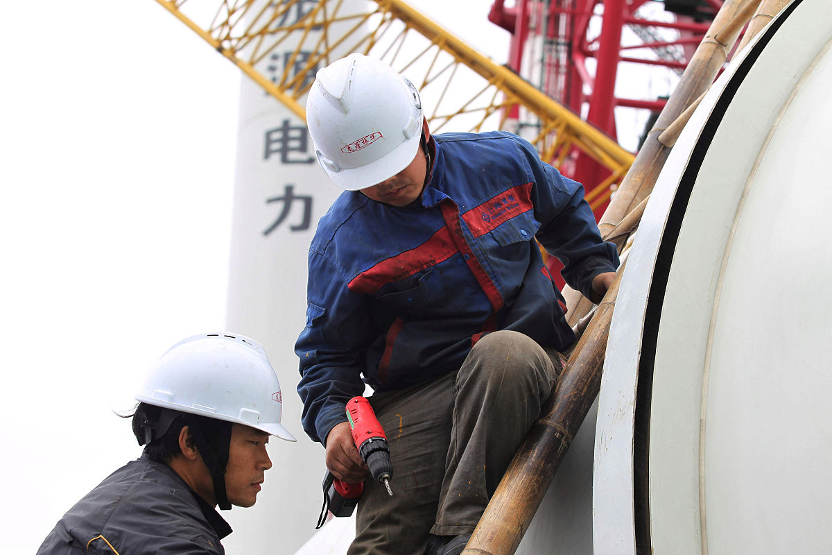 风电叶片制造质量控制：端面褶皱、暗影褶皱和漏气问题的解决方案