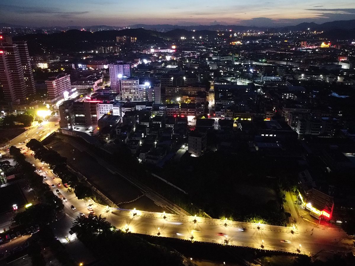 2020年8月7日,广东省东莞市清溪镇,航拍夜景.