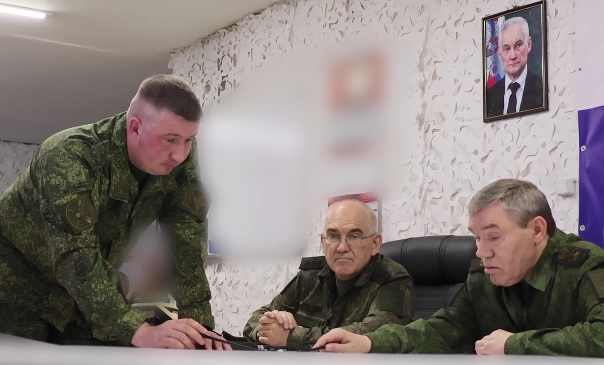 20条简短的微博体评论：外媒：乌克兰领土防卫部队美籍发言人被停职因发表的一些言论未经授权乌克兰军方表示乌克兰领土防卫部队的美籍发言人萨拉·阿什顿·西里洛Sarah Ashton Cirillo已被停职原因是乌军高层认为其发表的一些言论未经授权。