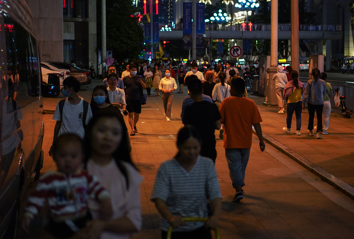 贵阳职业技术学院五年制大专地址：花果园路116号，交通便利