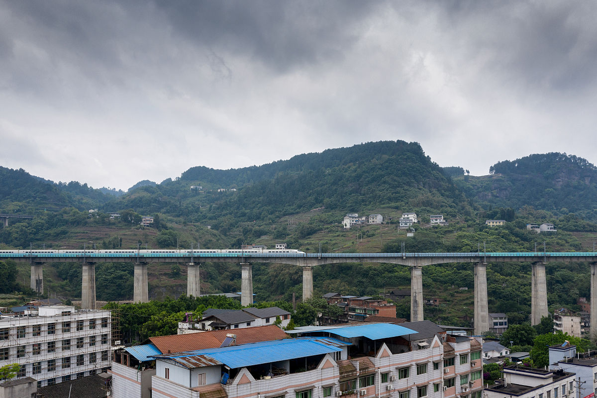 重庆经济贸易学校2021年招生办联系电话 - 报名咨询电话、地址、邮箱