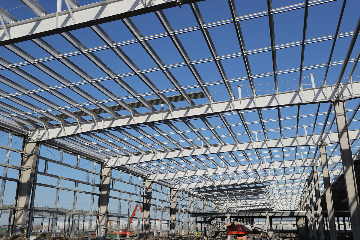 写一篇不少于500词装配式工业棚的设计的文章