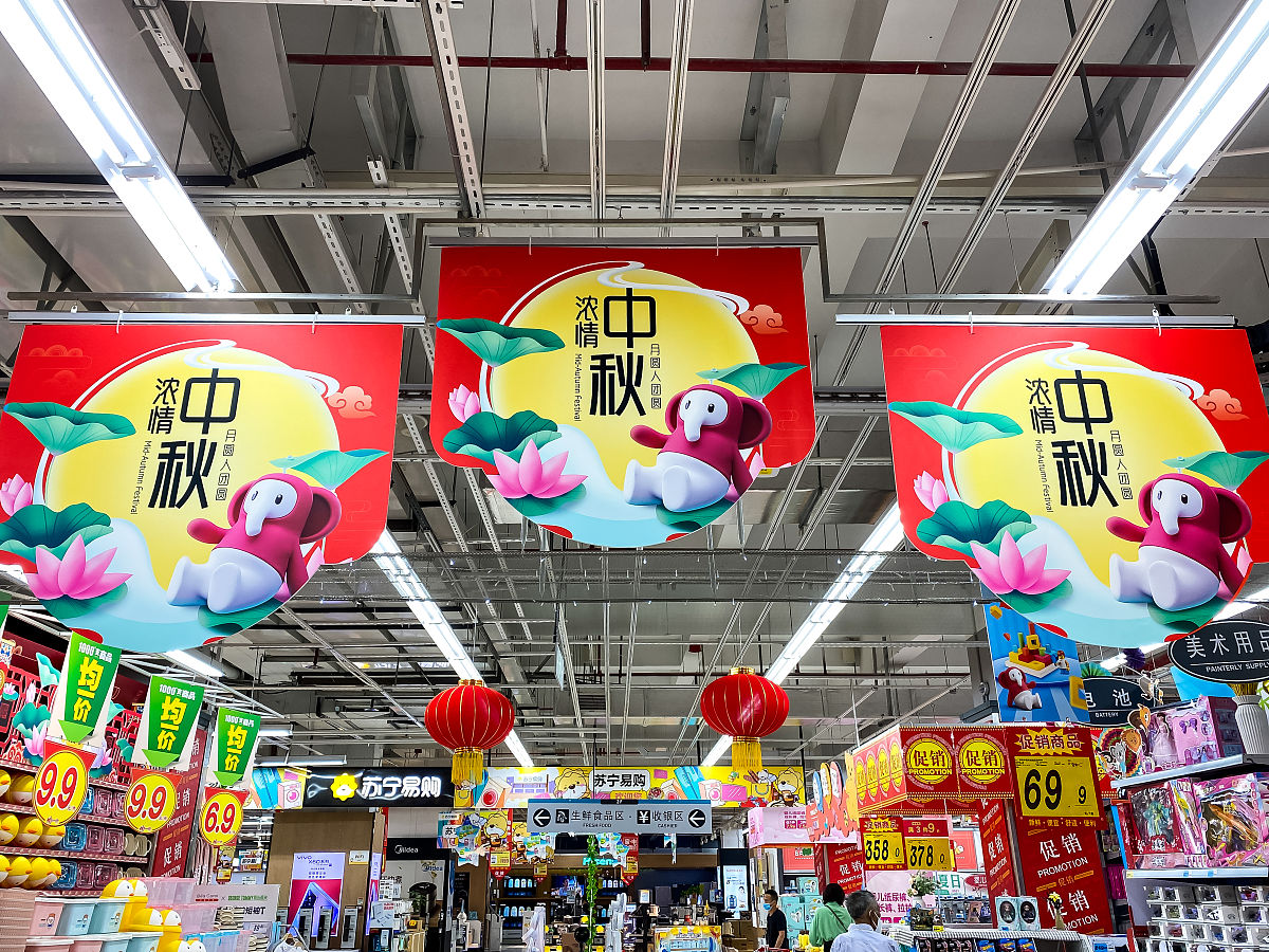 我高中室友明天结婚他是一名公务员请围绕我们之间的深厚友谊、以及他人民公仆的工作性质写一段新婚祝福语。要求：1、写出我们之间的友谊深厚2、写出他公务员基层工作的艰难以及他自身的努力3、要表达出对他新婚的祝福