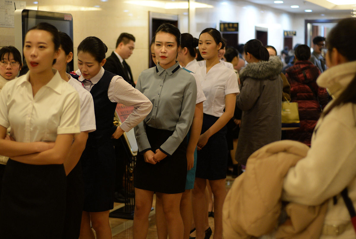 「空乘专业男生女生身高要求」空乘专业对身高外形的要求