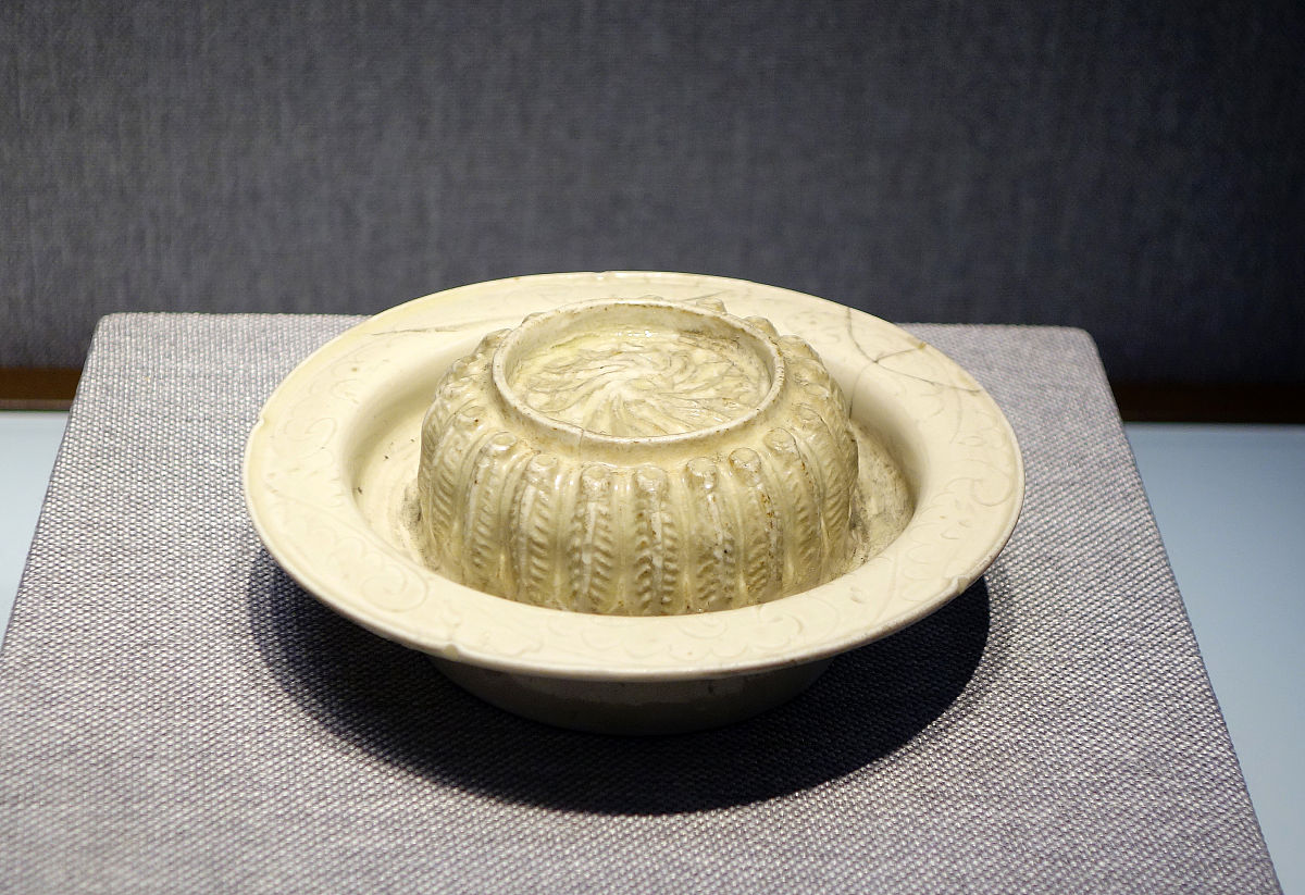 2019年02月16日 白瓷雕花盏托,辽代,朝阳柏树沟耶律延宁墓出土,辽宁省