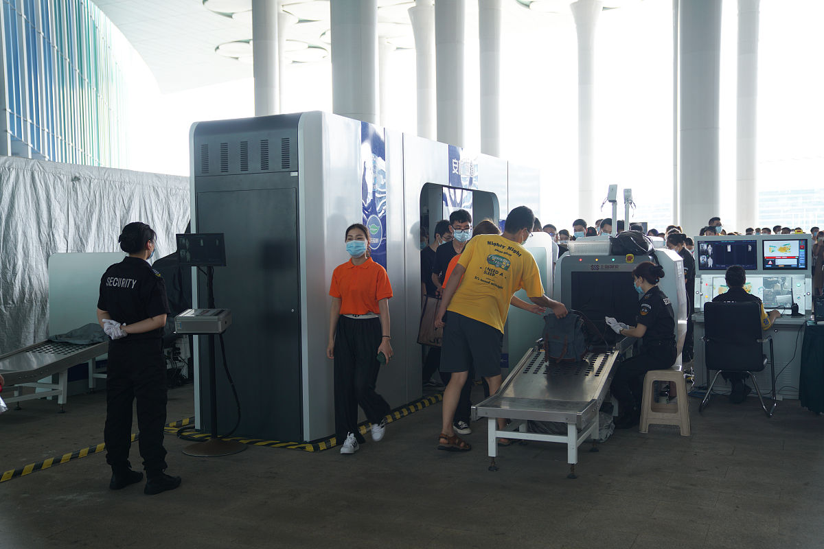 成都航空旅游职业学校飞机设备维修专业就业方向：前景广阔，机会多多