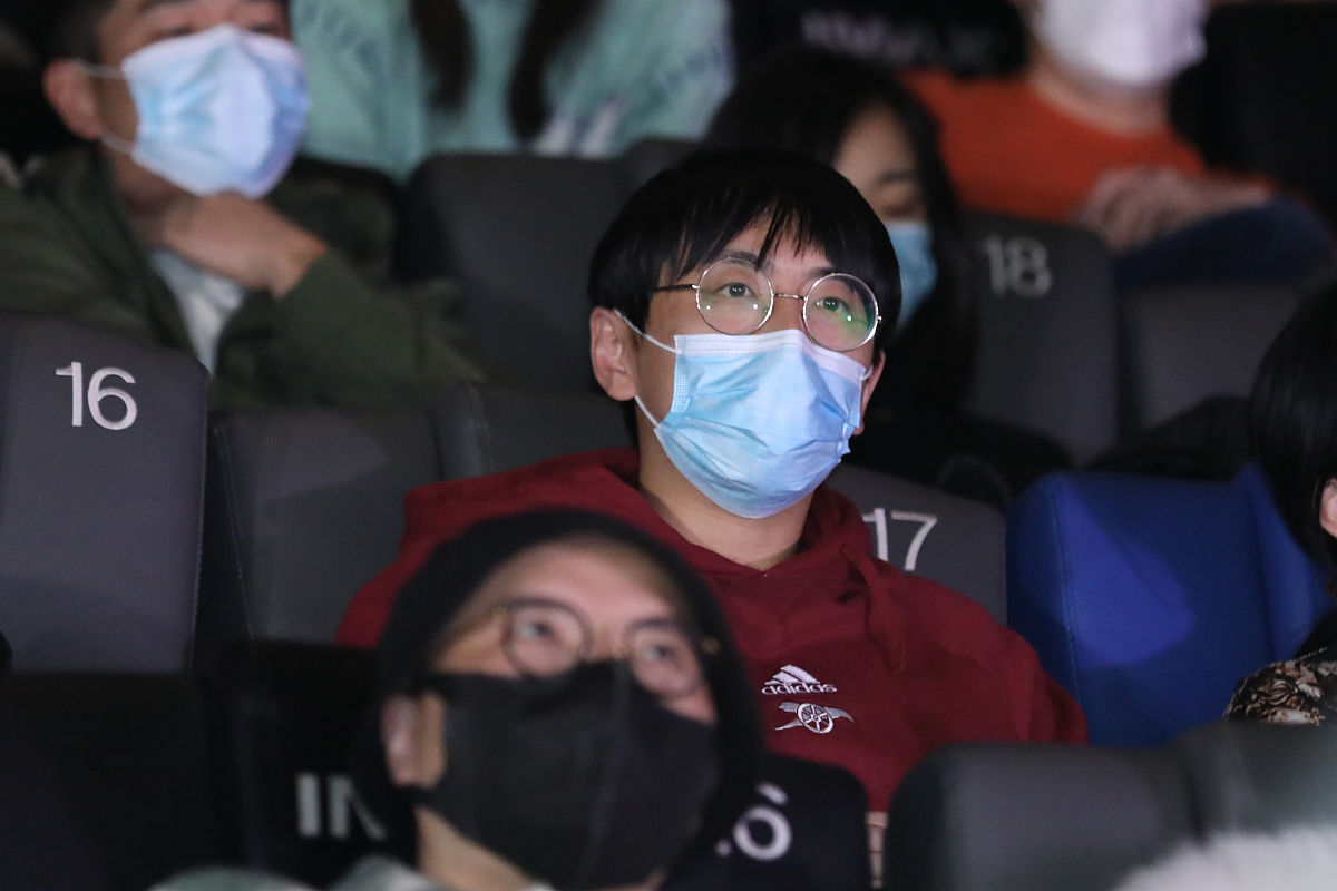 2021年11月9日,北京,电影《扬名立万》首映.白客