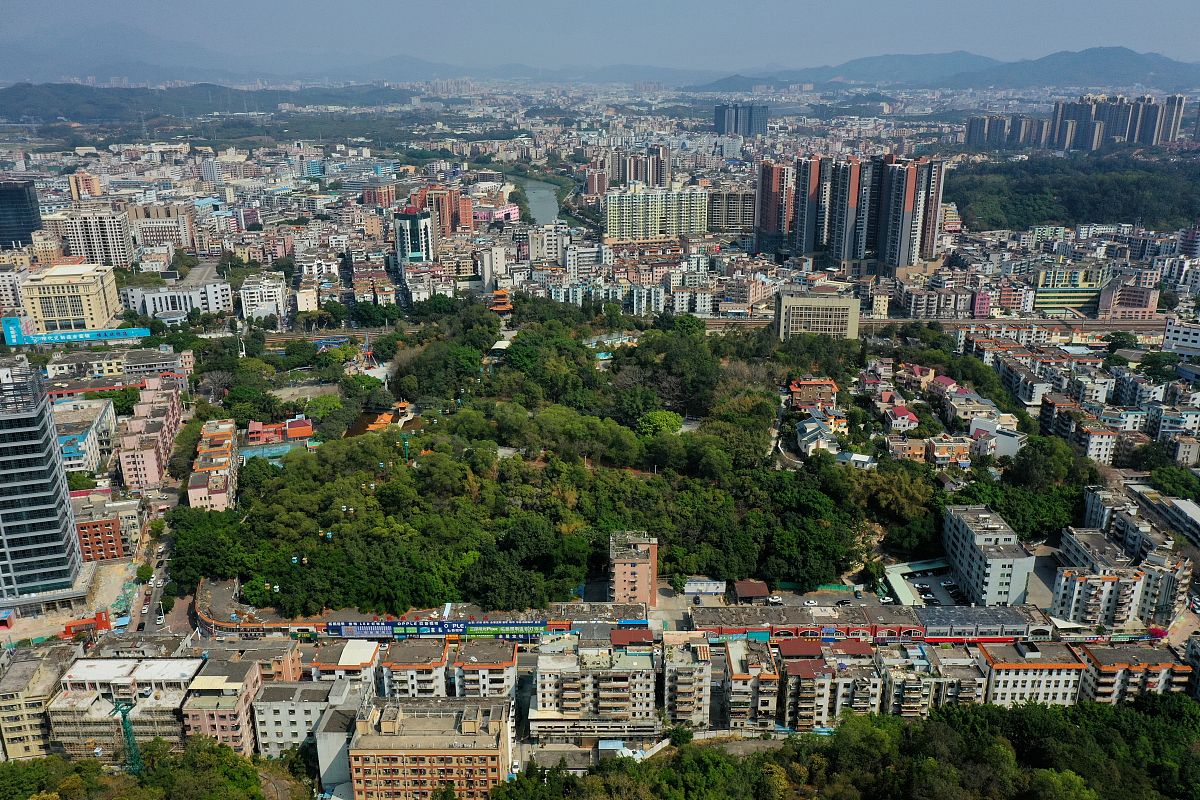 2021年2月23日,广东,东莞市塘厦镇塘厦观光公园航拍组图,消防主题区域