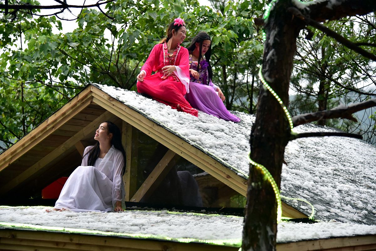 2016年8月5日,广东省清远市,位于广东连山壮瑶自治县的金子山森林雪谷