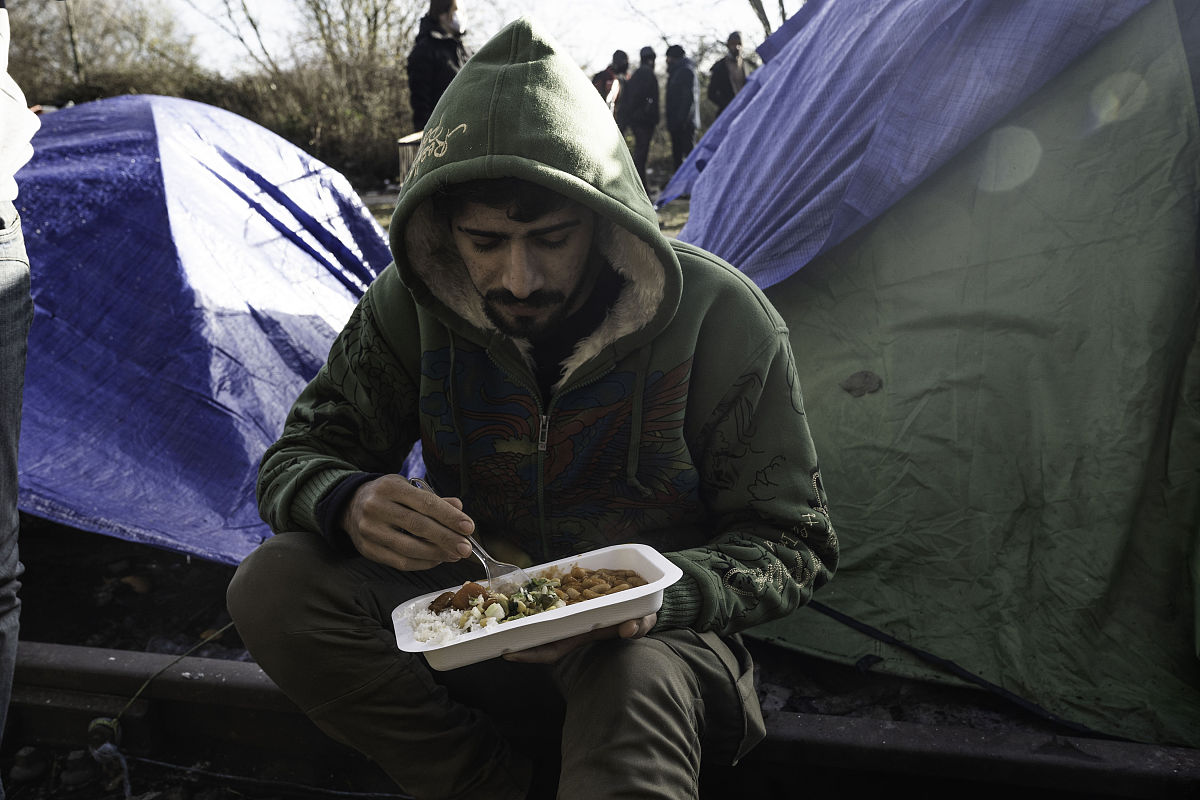 女人说不急明天有事暗示什