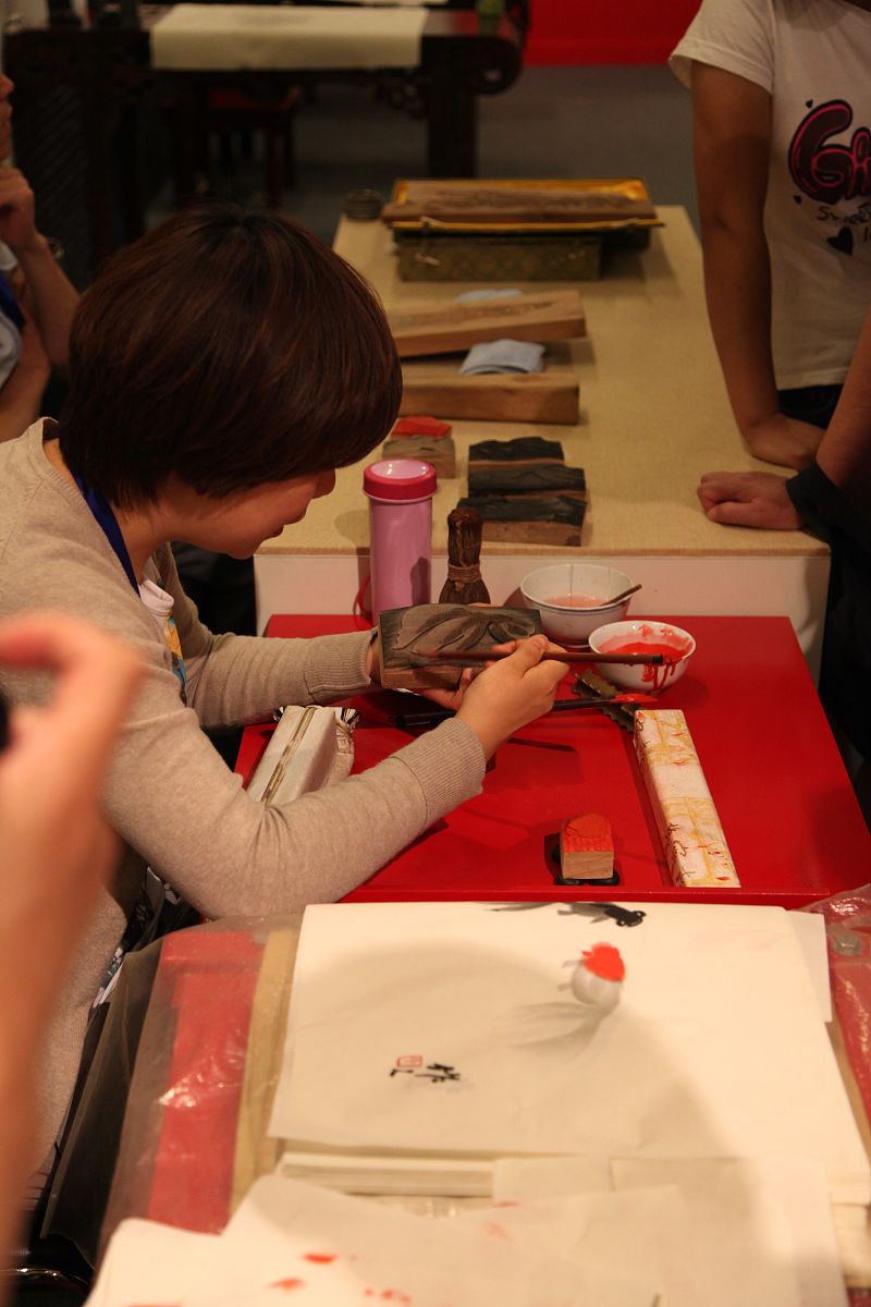 2012年6月12日,中国第七个"文化遗产日"之际,古琴,书法,针灸,篆刻,皮
