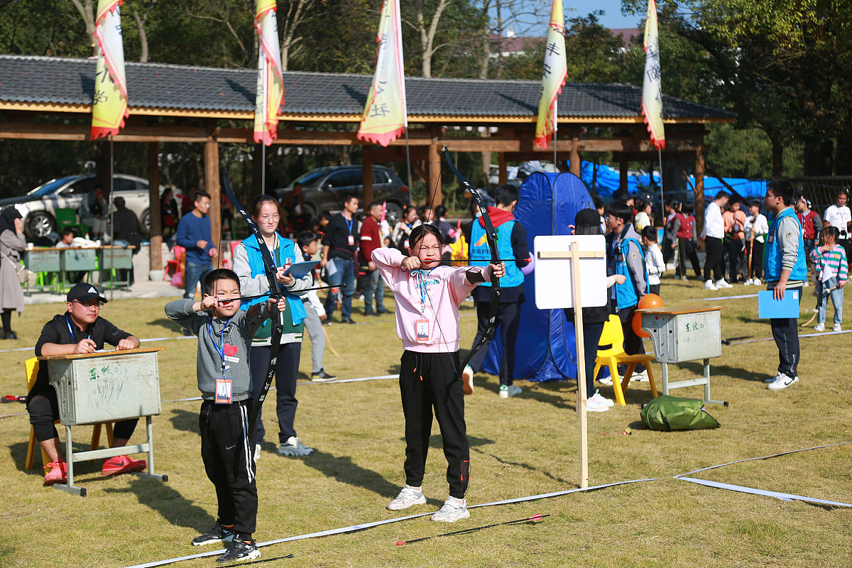 海门职业教育中心招生办电话：0513-81205888