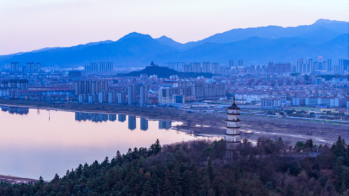 2026年2月21日,江西南城,盱江两岸风光如画.夕阳西下