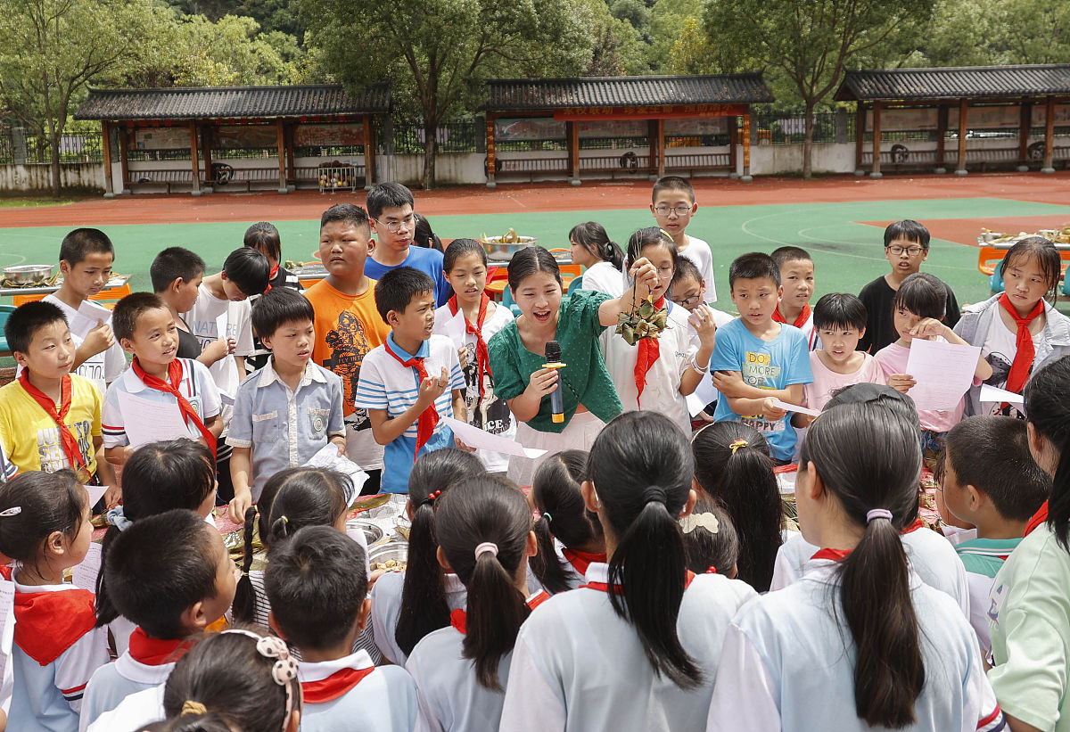 女生聊天不回复怎么办？提升聊天技巧让女生主动找你聊天！