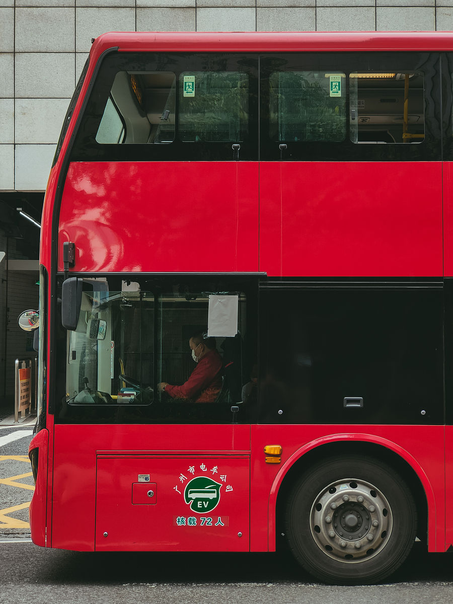 广州318路公交车路线详解：起点、终点、途经站点及运营时间