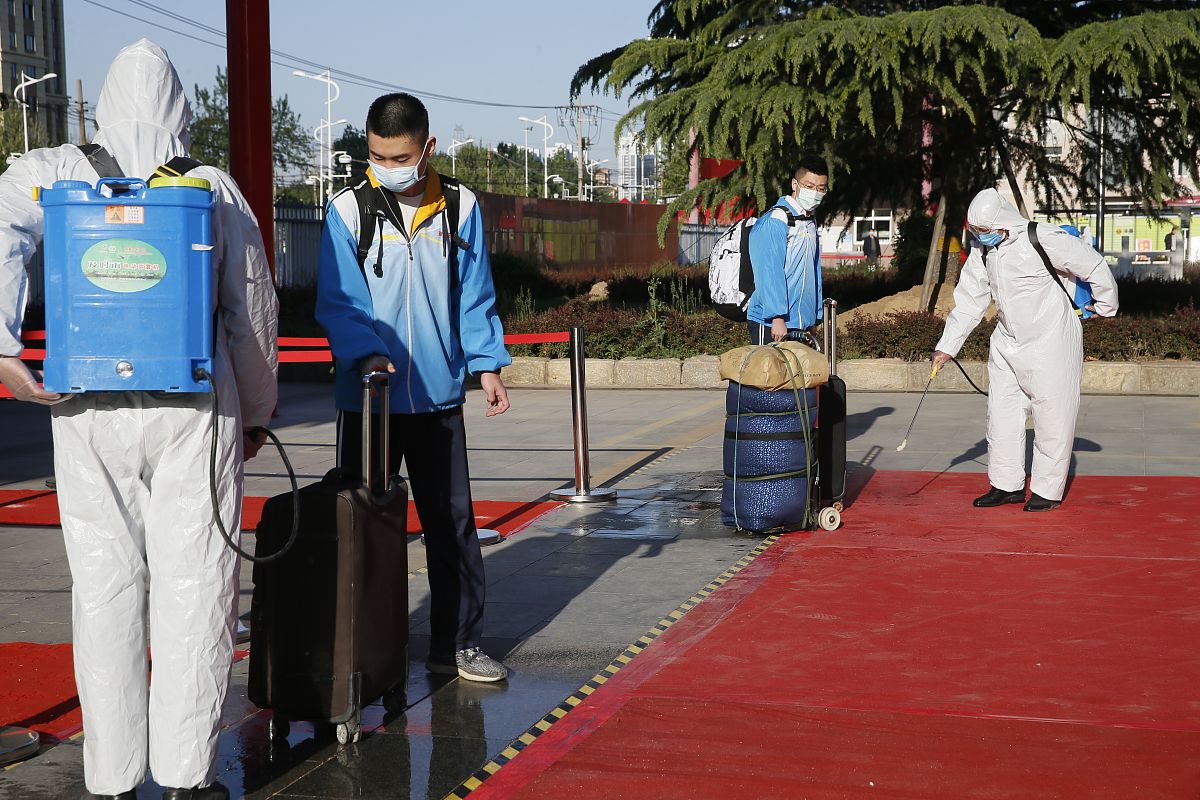 石家庄装备制造学校天文社团开展探索星空观星实践活动