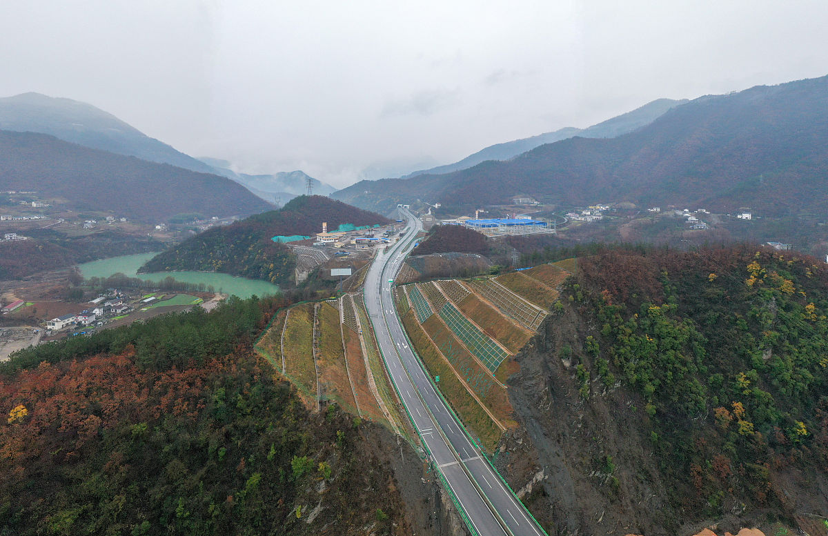 从武汉去神农架下谷坪怎样出行更方便