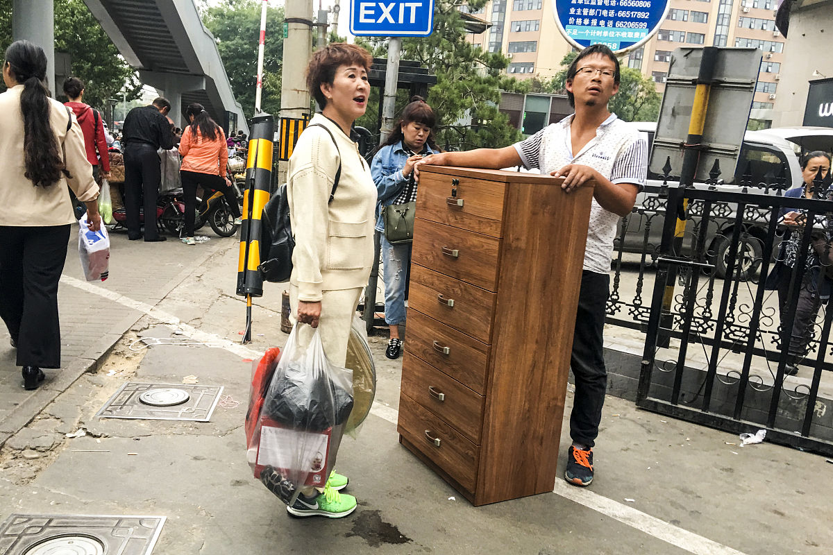 2018年9月27日,北京,开业20年,官园批发市场进入撤市倒计时,市民纷纷
