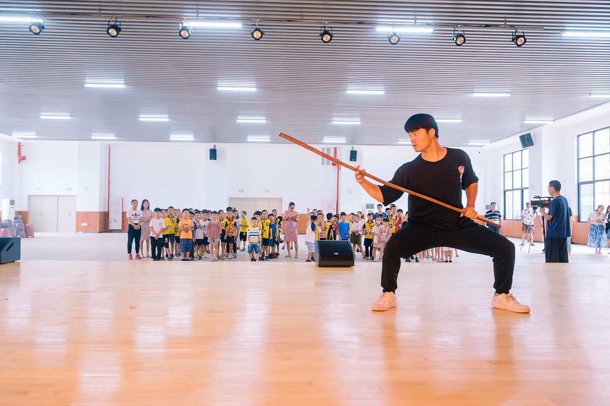 2021年7月19日,广东惠州暑期托管启动首日,在惠城区试点学校,学生参加