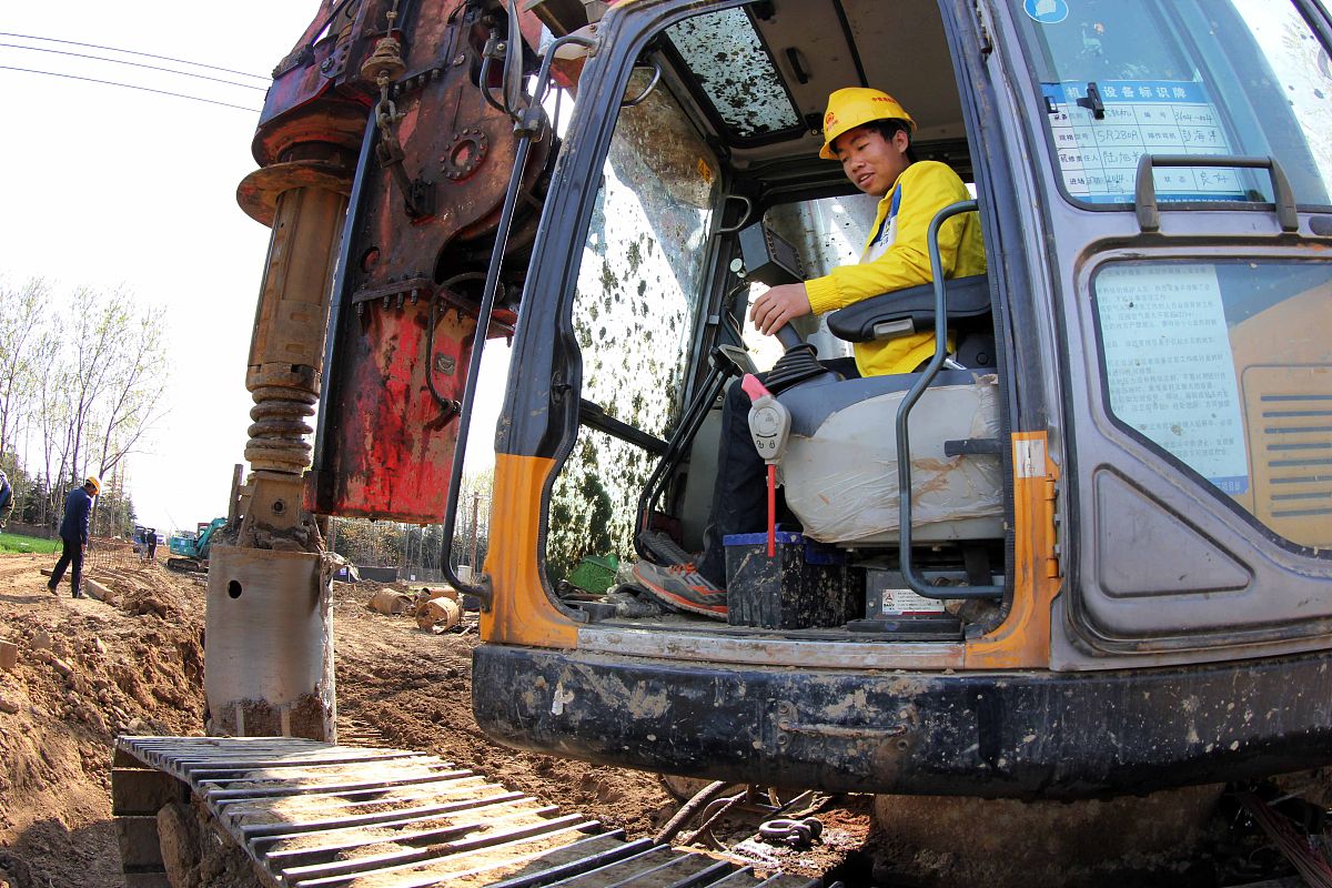 挖机实训目的：培养操作技能，提升实际应用能力