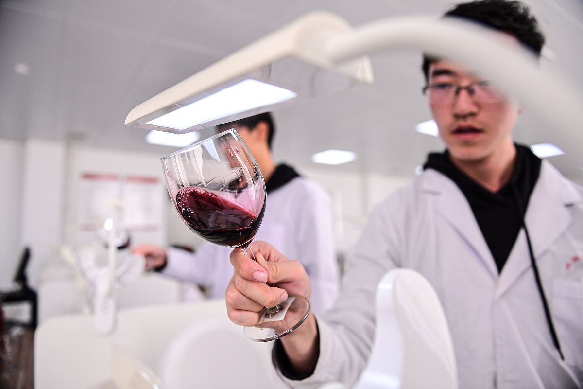 沈阳药科大学葡萄与葡萄酒工程专业：就业前景广阔，相关方向值得探讨